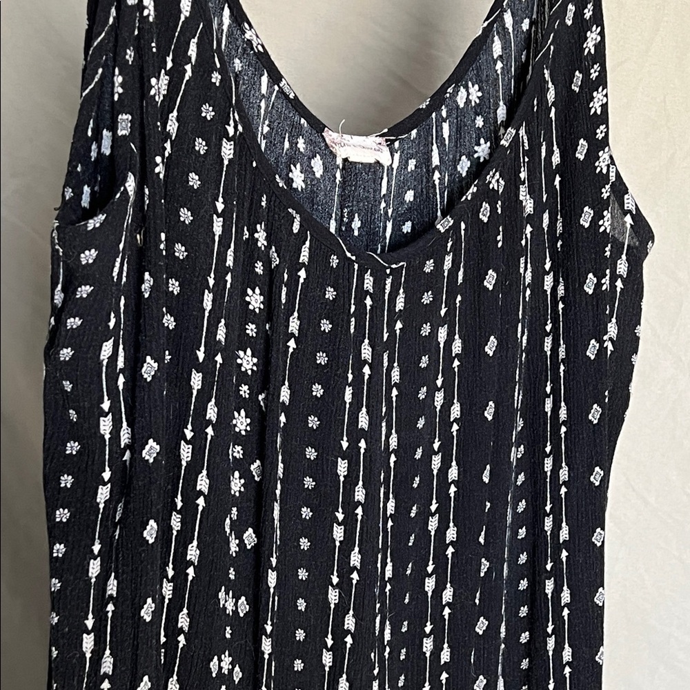 Capri jumper crinkle rayon black white Aztec print large adj spaghetti straps